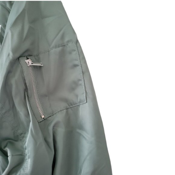 LOVE TREE Olive Jacket Size Medium two pockets + one pocket on the left arm NEW - Picture 5 of 7